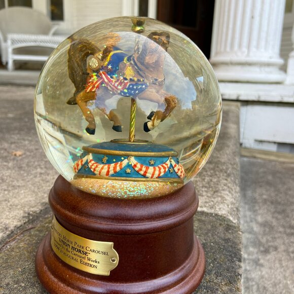 Carousel Snow Globe, Kentucky Horse Snowglobe, Musical  Snowglobe - Picture 5 of 8